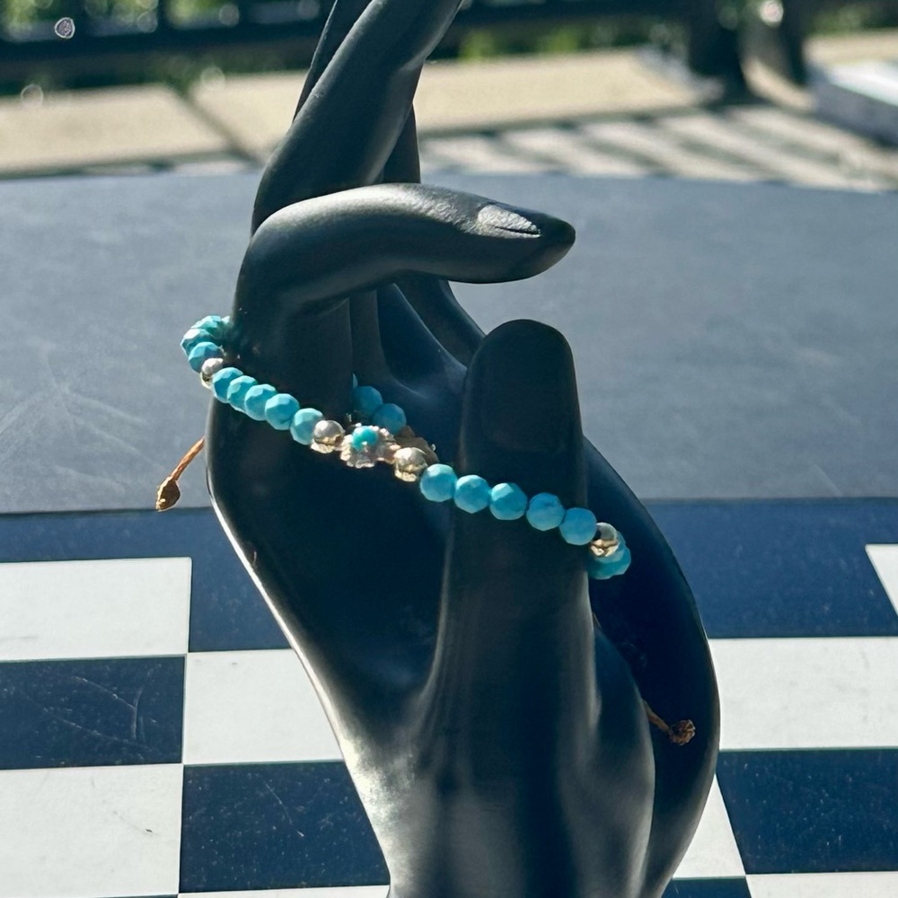 Elegant Turquoise and Gold Beaded Bracelet